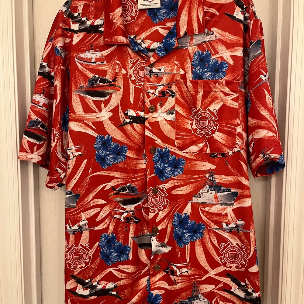 AE Sport Shirt Mens Large Blue US Coast Guard Print Hawaiian Floral Casual